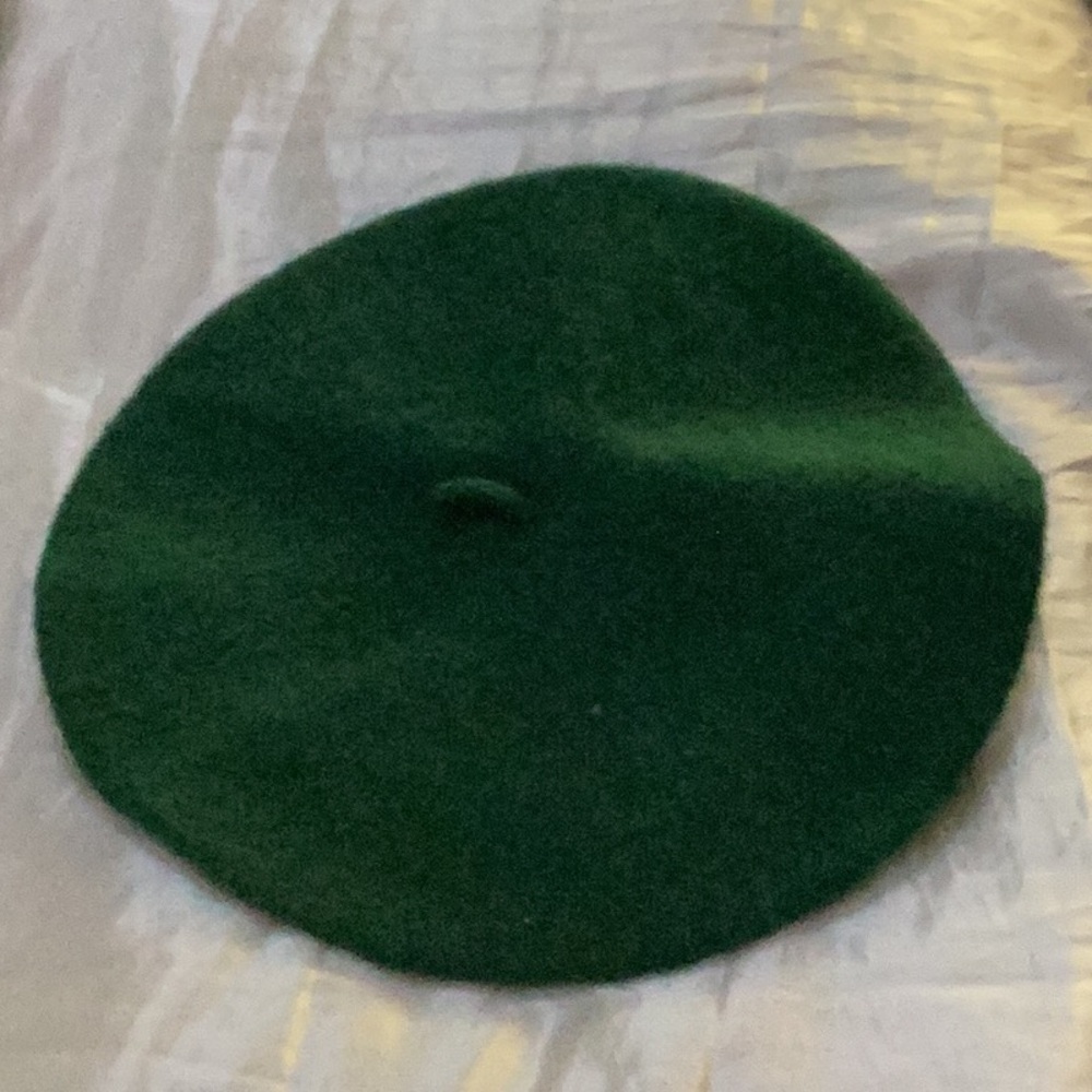 🌻NWOT Cool Green Beret Retro Style Hat Brand New No Tags Closet Must 🌻